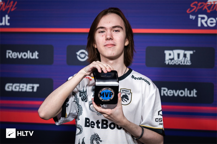 WE赛后群访：Fofo说Jiejie赛前表示要抓中，但根本抓不到