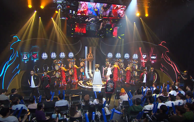 KPL历史当之无愧的第一人，是FLY还是梦泪？