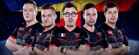 举报者：我不知道 FunPlus Phoenix 的 ADC 是从哪里招募来的，但这个富有的战队真糟糕...