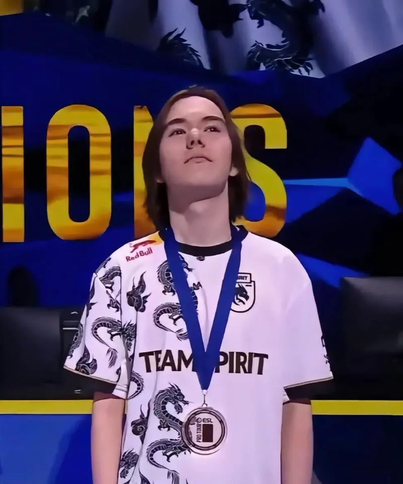 发！姿态龙王豪取五杀 Letme薇恩请神失败 姿态队1-0Letme队